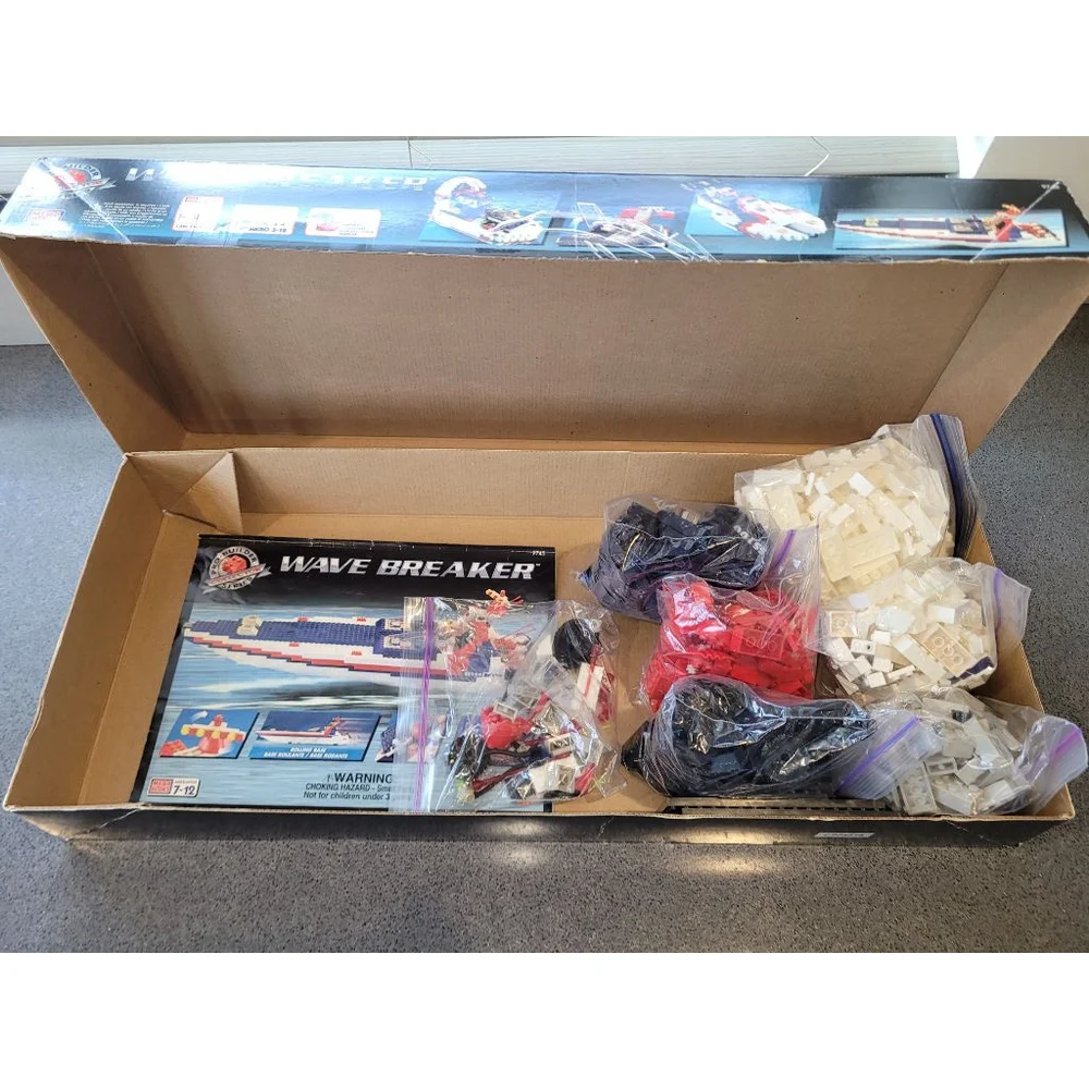 Mega Bloks ProBuilder Wave Breaker Ship Set 9745 700 Pieces w Box & Manual